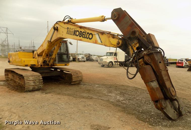 image for item DD2750 1996 Kobelco SK220LC excavator