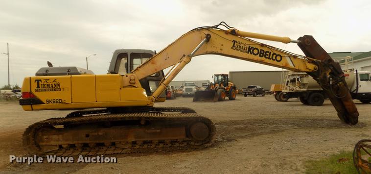 image for item DD2750 1996 Kobelco SK220LC excavator