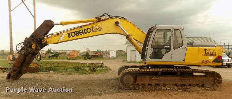 image for item DD2750 1996 Kobelco SK220LC excavator