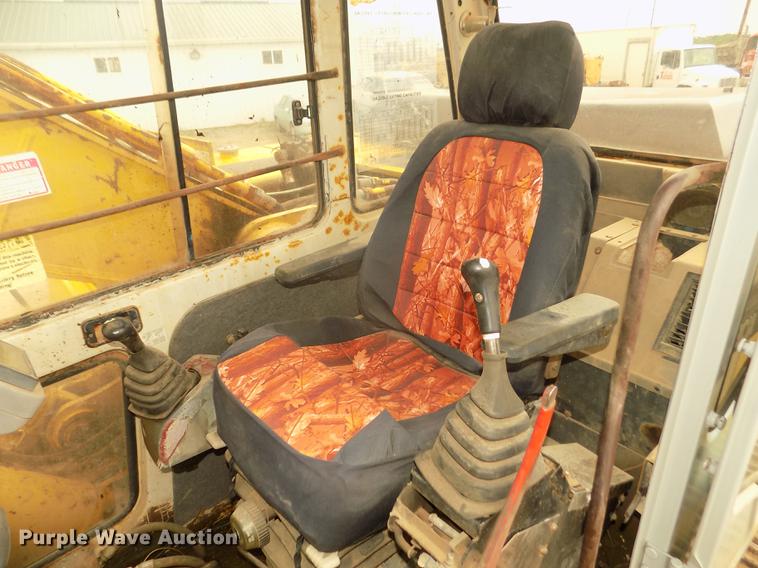 image for item DD2750 1996 Kobelco SK220LC excavator