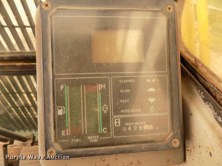 image for item DD2750 1996 Kobelco SK220LC excavator