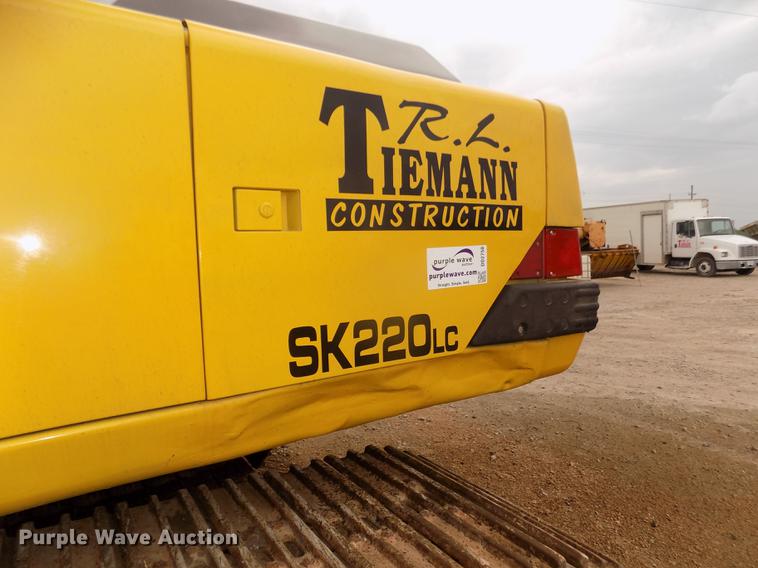 image for item DD2750 1996 Kobelco SK220LC excavator