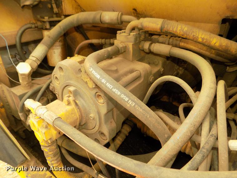 image for item DD2750 1996 Kobelco SK220LC excavator