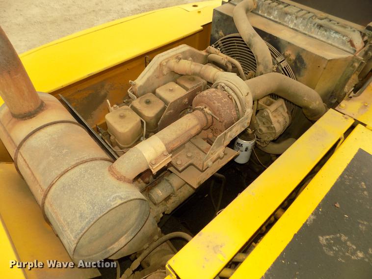 image for item DD2750 1996 Kobelco SK220LC excavator