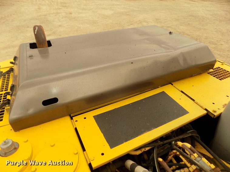 image for item DD2750 1996 Kobelco SK220LC excavator