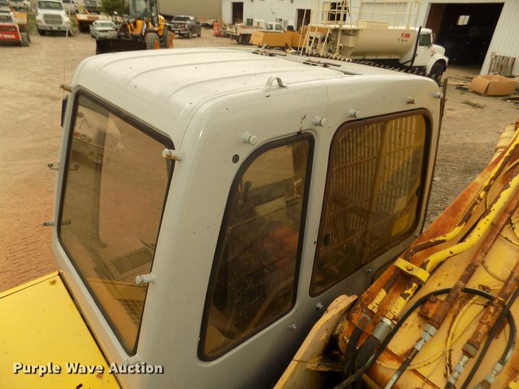 image for item DD2750 1996 Kobelco SK220LC excavator