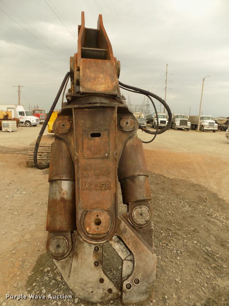 image for item DD2750 1996 Kobelco SK220LC excavator