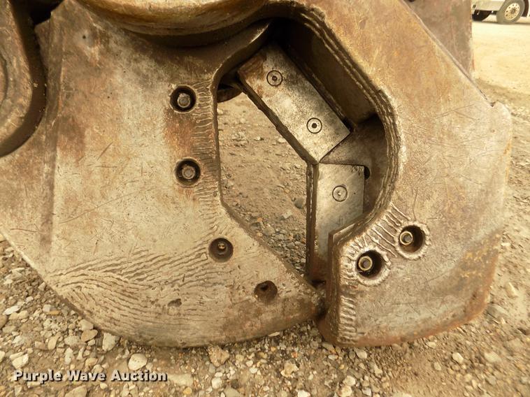 image for item DD2750 1996 Kobelco SK220LC excavator