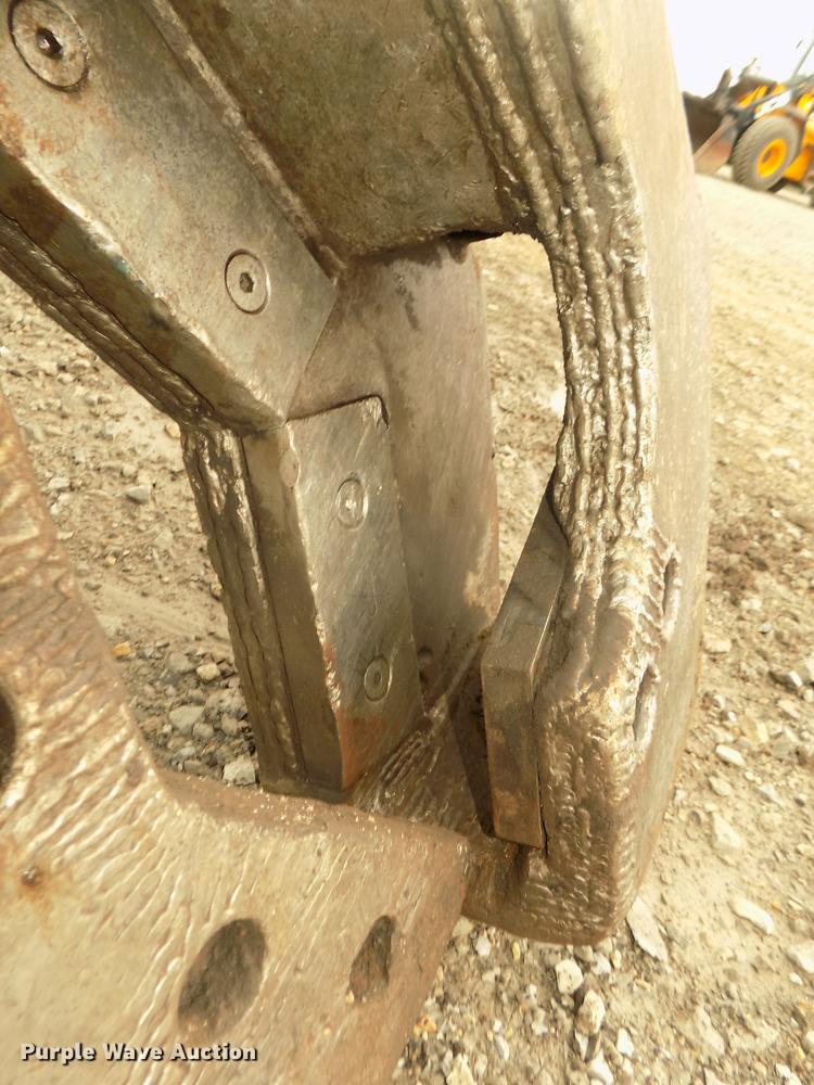 image for item DD2750 1996 Kobelco SK220LC excavator