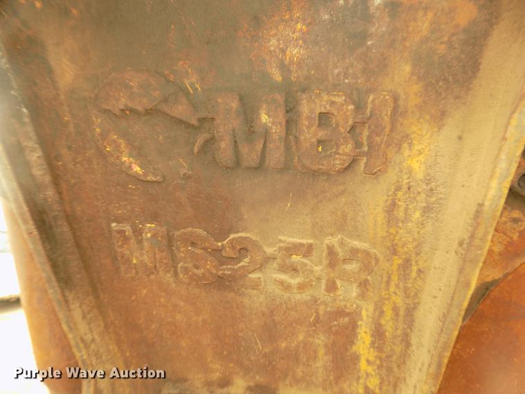 image for item DD2750 1996 Kobelco SK220LC excavator