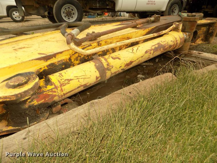 image for item DD2750 1996 Kobelco SK220LC excavator