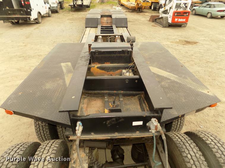 image for item DD2755 1984 Hyster lowboy equipment trailer