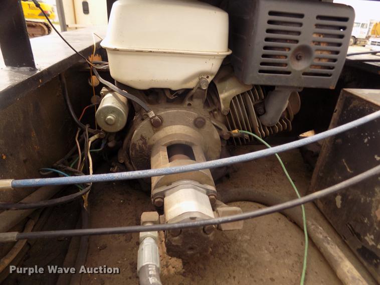 image for item DD2755 1984 Hyster lowboy equipment trailer