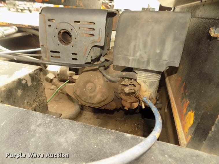 image for item DD2755 1984 Hyster lowboy equipment trailer