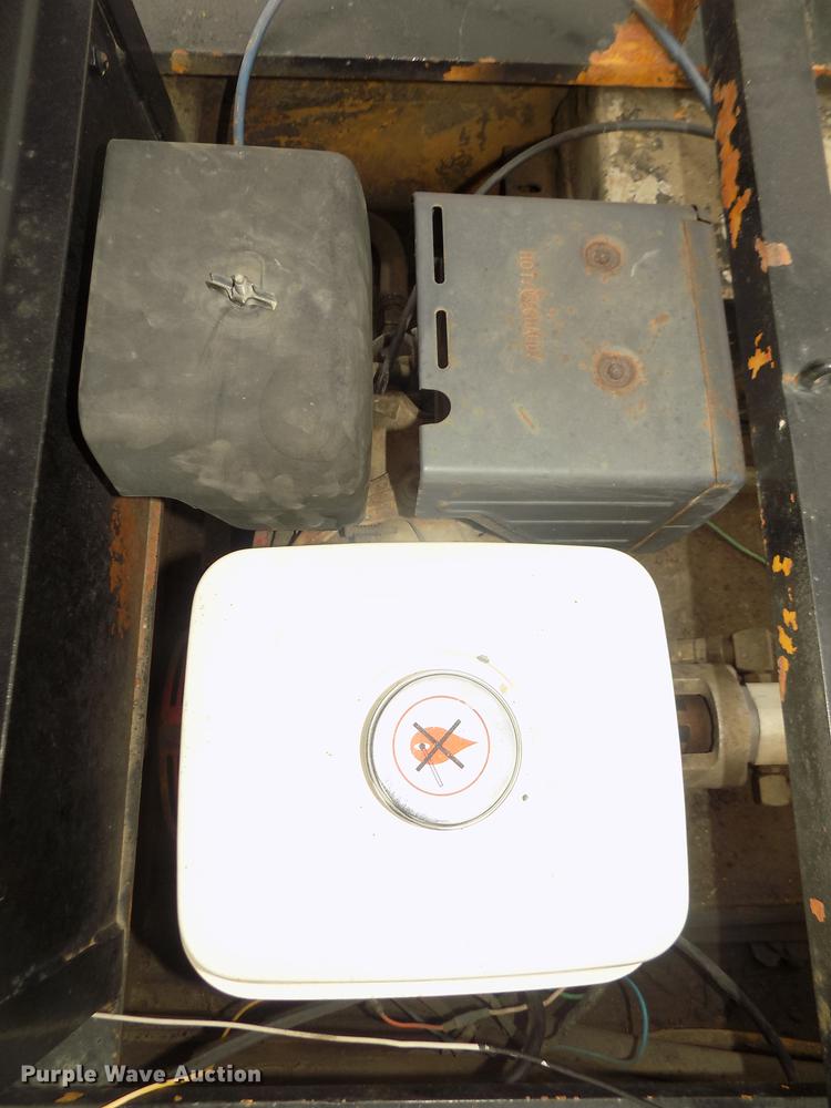 image for item DD2755 1984 Hyster lowboy equipment trailer