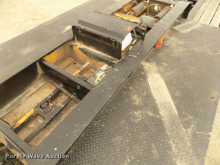 image for item DD2755 1984 Hyster lowboy equipment trailer