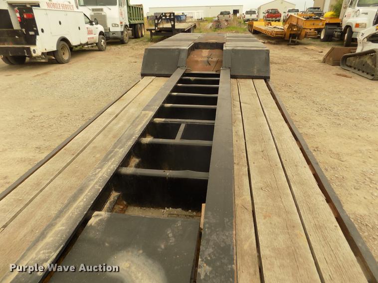 image for item DD2755 1984 Hyster lowboy equipment trailer