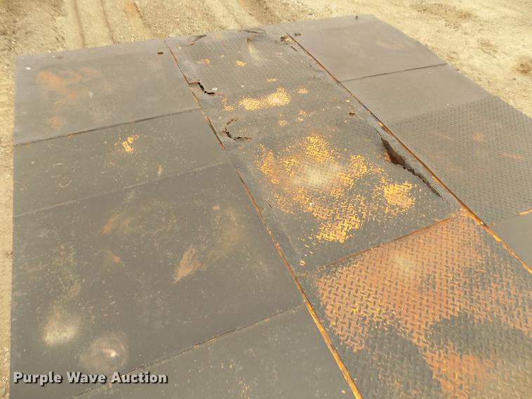 image for item DD2755 1984 Hyster lowboy equipment trailer