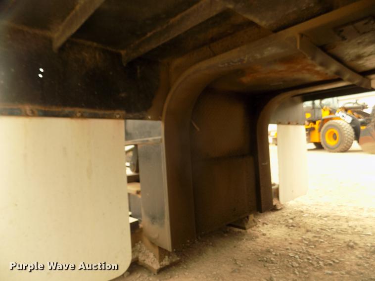 image for item DD2755 1984 Hyster lowboy equipment trailer