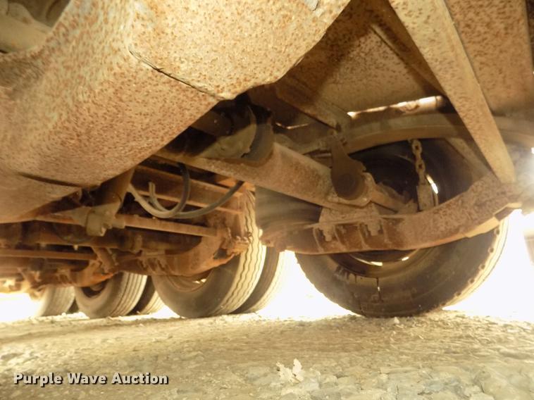 image for item DD2755 1984 Hyster lowboy equipment trailer