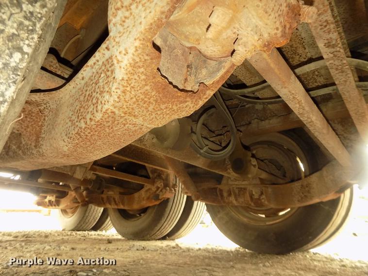 image for item DD2755 1984 Hyster lowboy equipment trailer