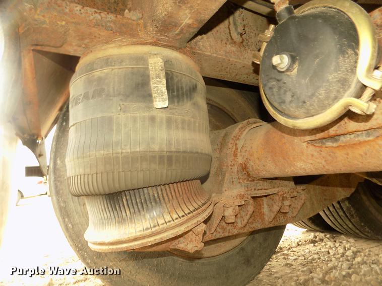 image for item DD2755 1984 Hyster lowboy equipment trailer