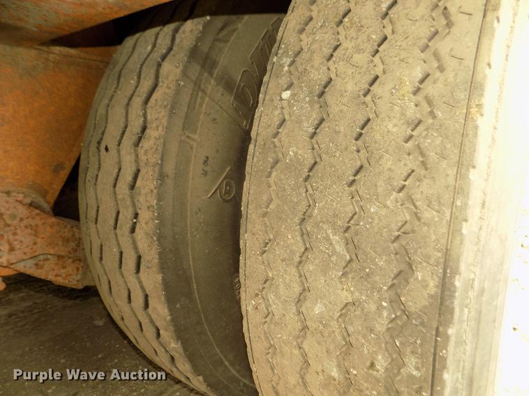 image for item DD2755 1984 Hyster lowboy equipment trailer