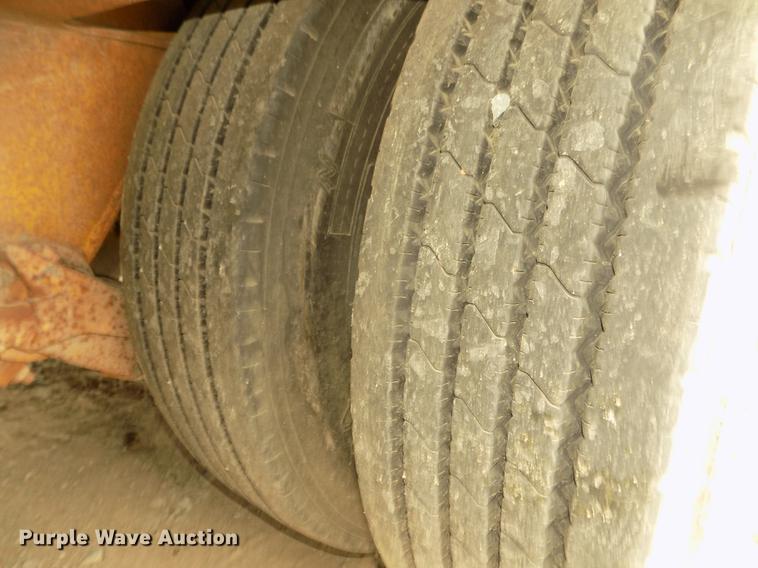 image for item DD2755 1984 Hyster lowboy equipment trailer