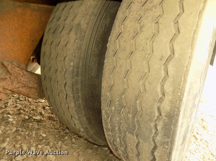 image for item DD2755 1984 Hyster lowboy equipment trailer