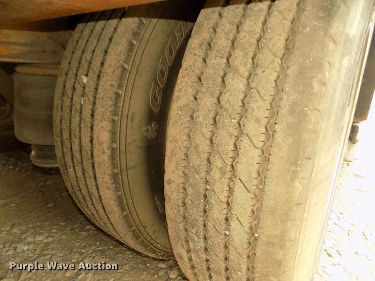 image for item DD2755 1984 Hyster lowboy equipment trailer