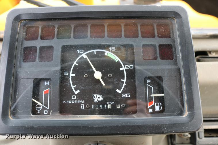 image for item DD4247 1995 JCB 210S backhoe