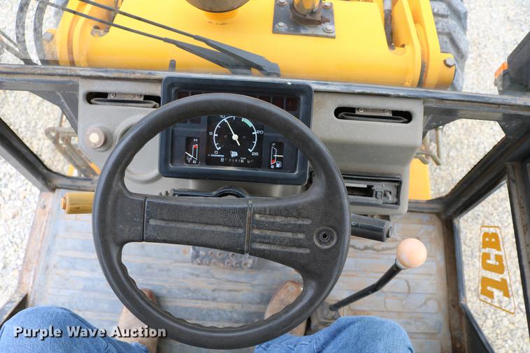 image for item DD4247 1995 JCB 210S backhoe