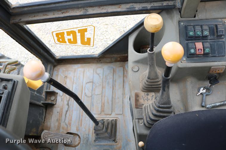 image for item DD4247 1995 JCB 210S backhoe