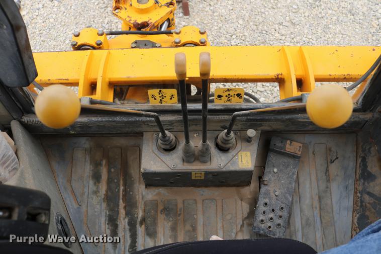 image for item DD4247 1995 JCB 210S backhoe