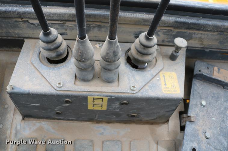 image for item DD4247 1995 JCB 210S backhoe