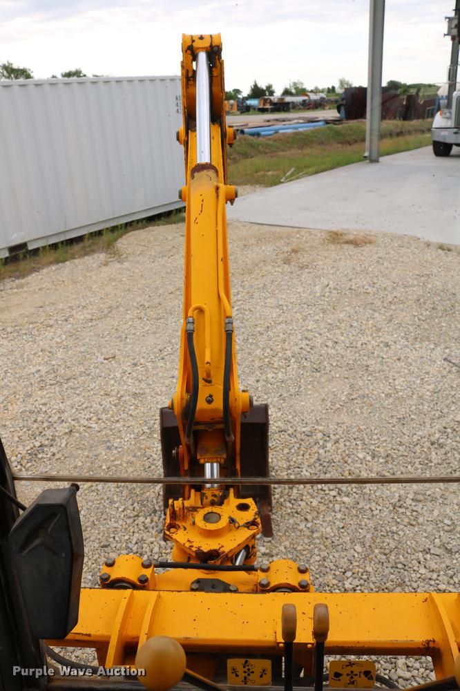 image for item DD4247 1995 JCB 210S backhoe