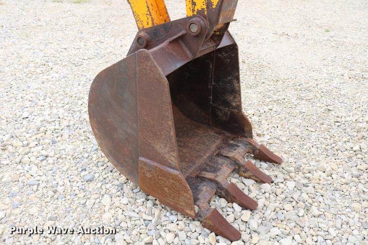 image for item DD4247 1995 JCB 210S backhoe