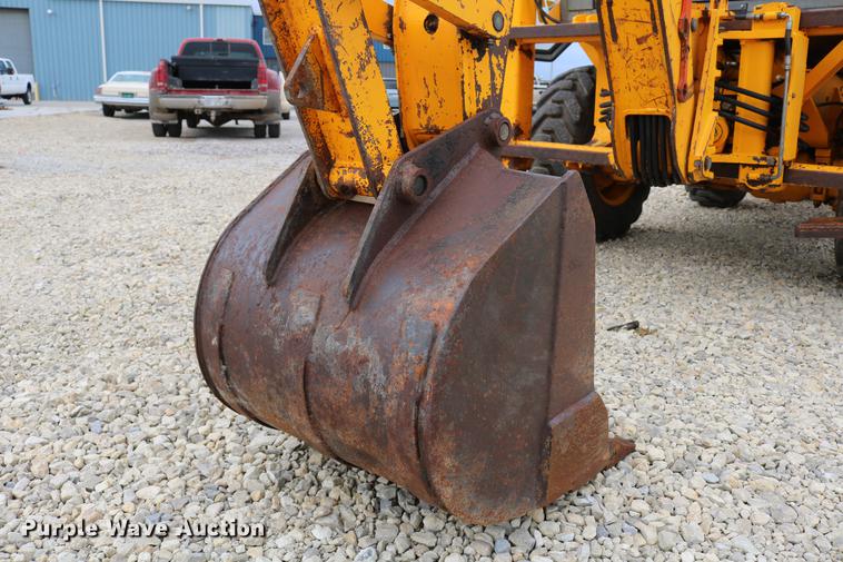 image for item DD4247 1995 JCB 210S backhoe