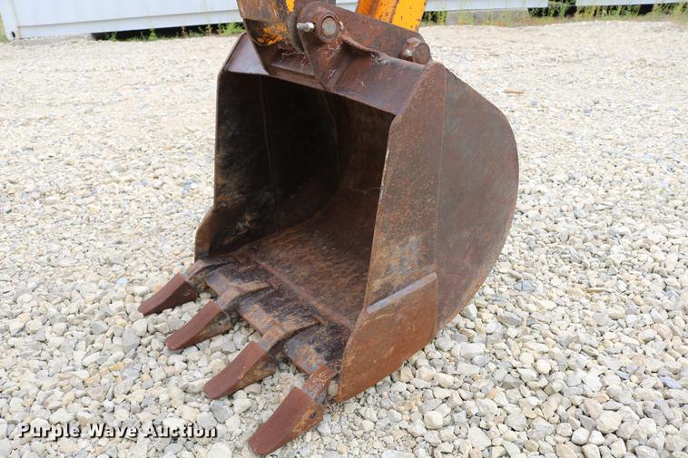 image for item DD4247 1995 JCB 210S backhoe