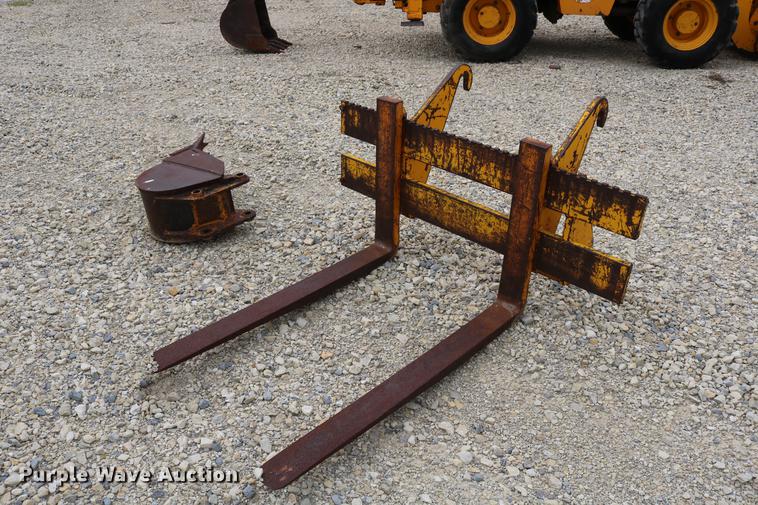 image for item DD4247 1995 JCB 210S backhoe