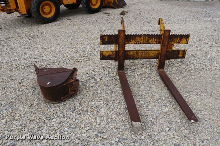 image for item DD4247 1995 JCB 210S backhoe