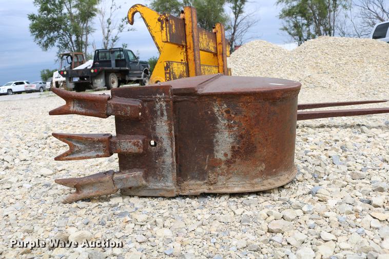 image for item DD4247 1995 JCB 210S backhoe