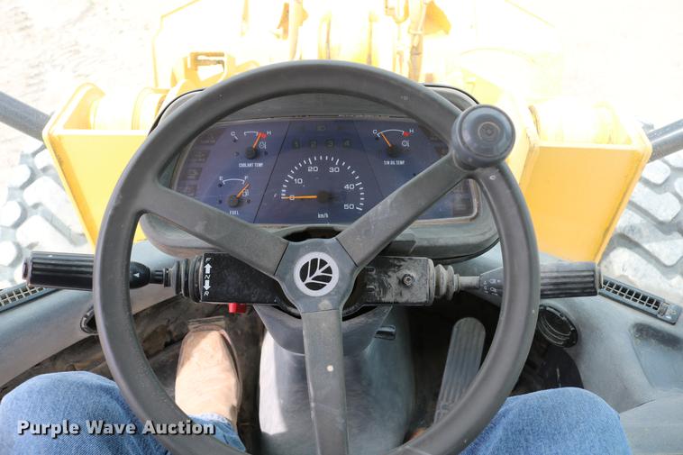 image for item DD4257 2000 New Holland LW190 wheel loader