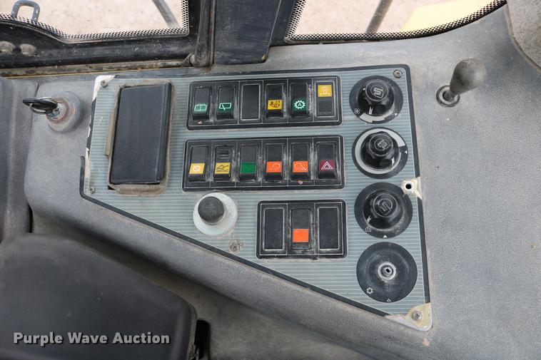 image for item DD4257 2000 New Holland LW190 wheel loader