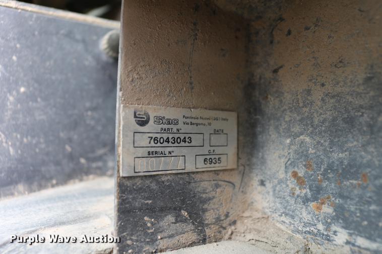 image for item DD4257 2000 New Holland LW190 wheel loader