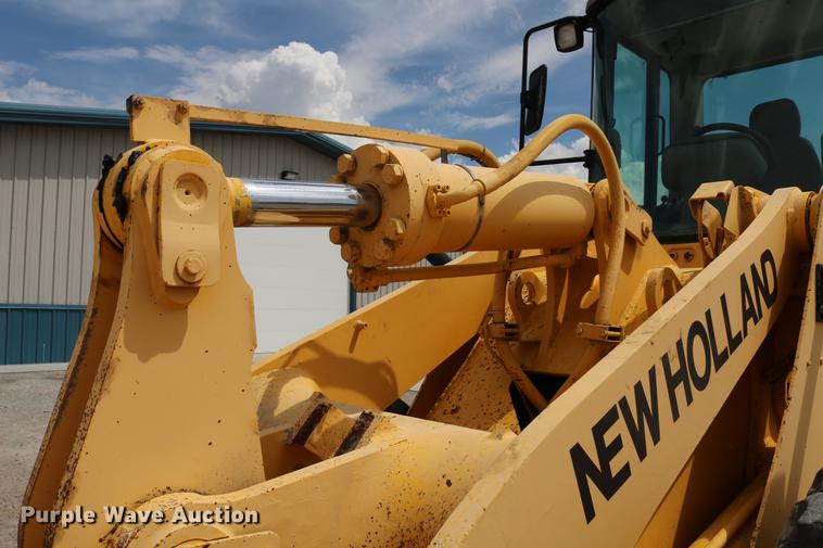 image for item DD4257 2000 New Holland LW190 wheel loader