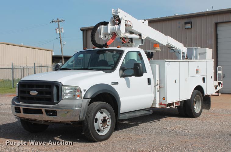 image for item DD4967 2006 Ford F550 Super Duty XL bucket truck