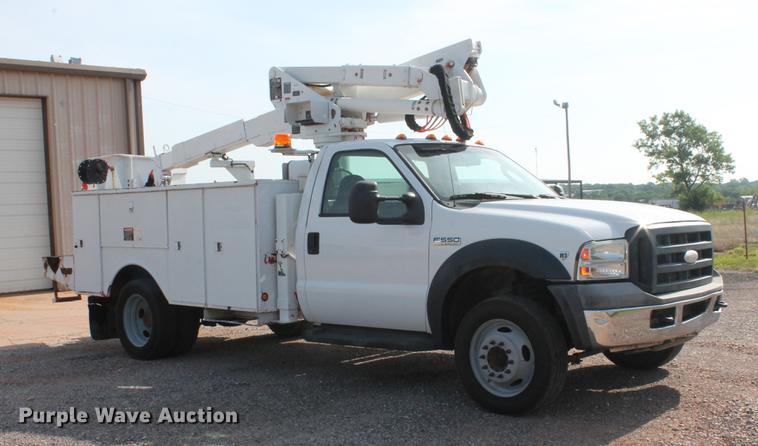 image for item DD4967 2006 Ford F550 Super Duty XL bucket truck
