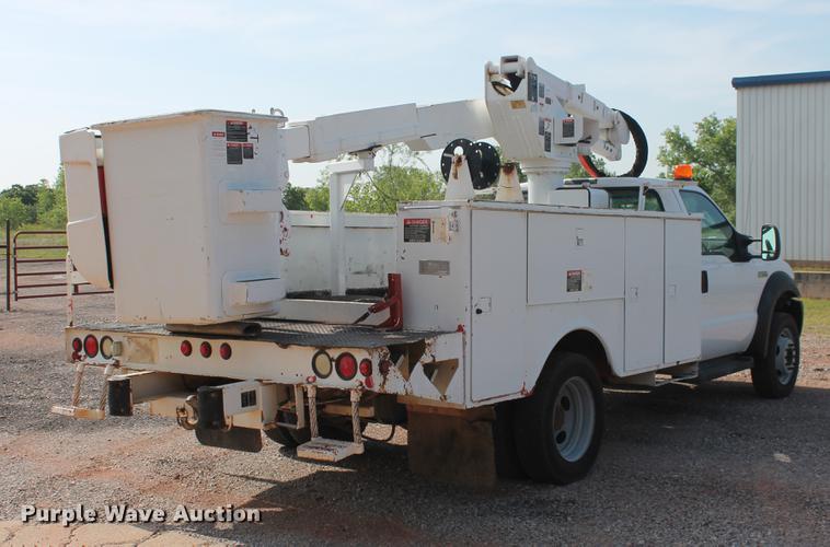 image for item DD4967 2006 Ford F550 Super Duty XL bucket truck
