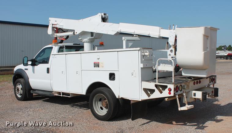 image for item DD4967 2006 Ford F550 Super Duty XL bucket truck